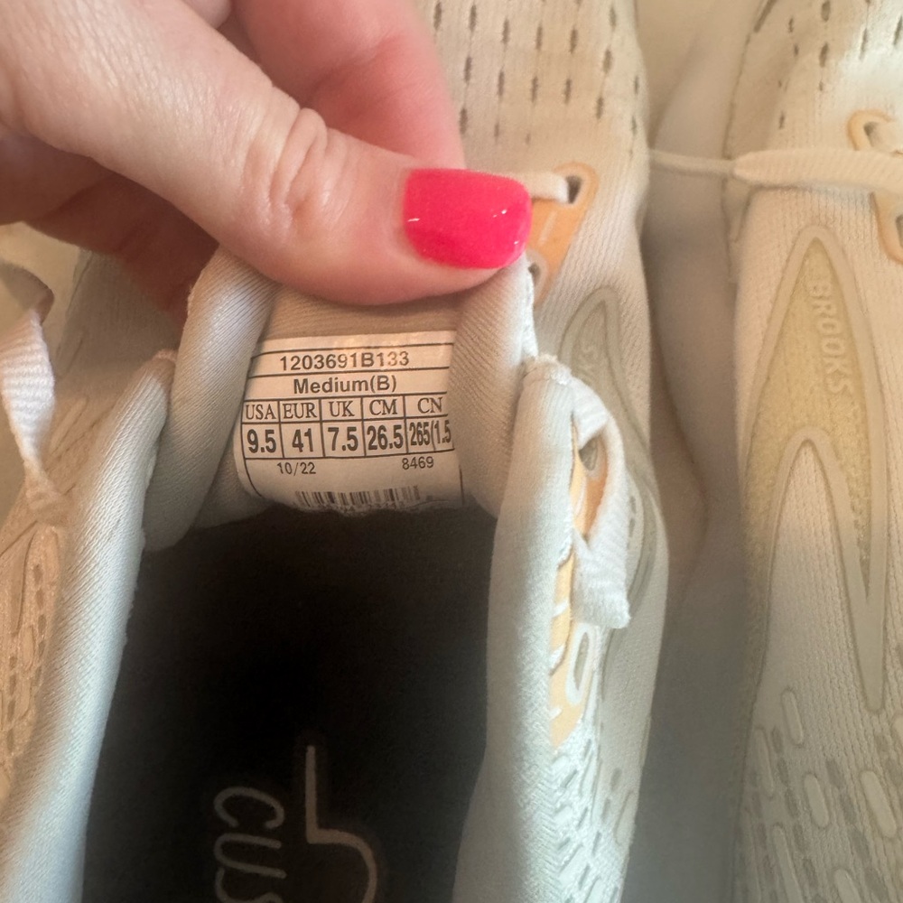 Brooks white/cream Running Shoes - Picture 8 of 8